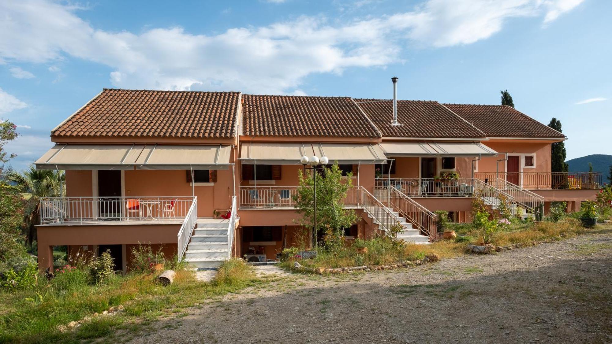 Апартаменты Kokkini Peach House Kokkinion Экстерьер фото