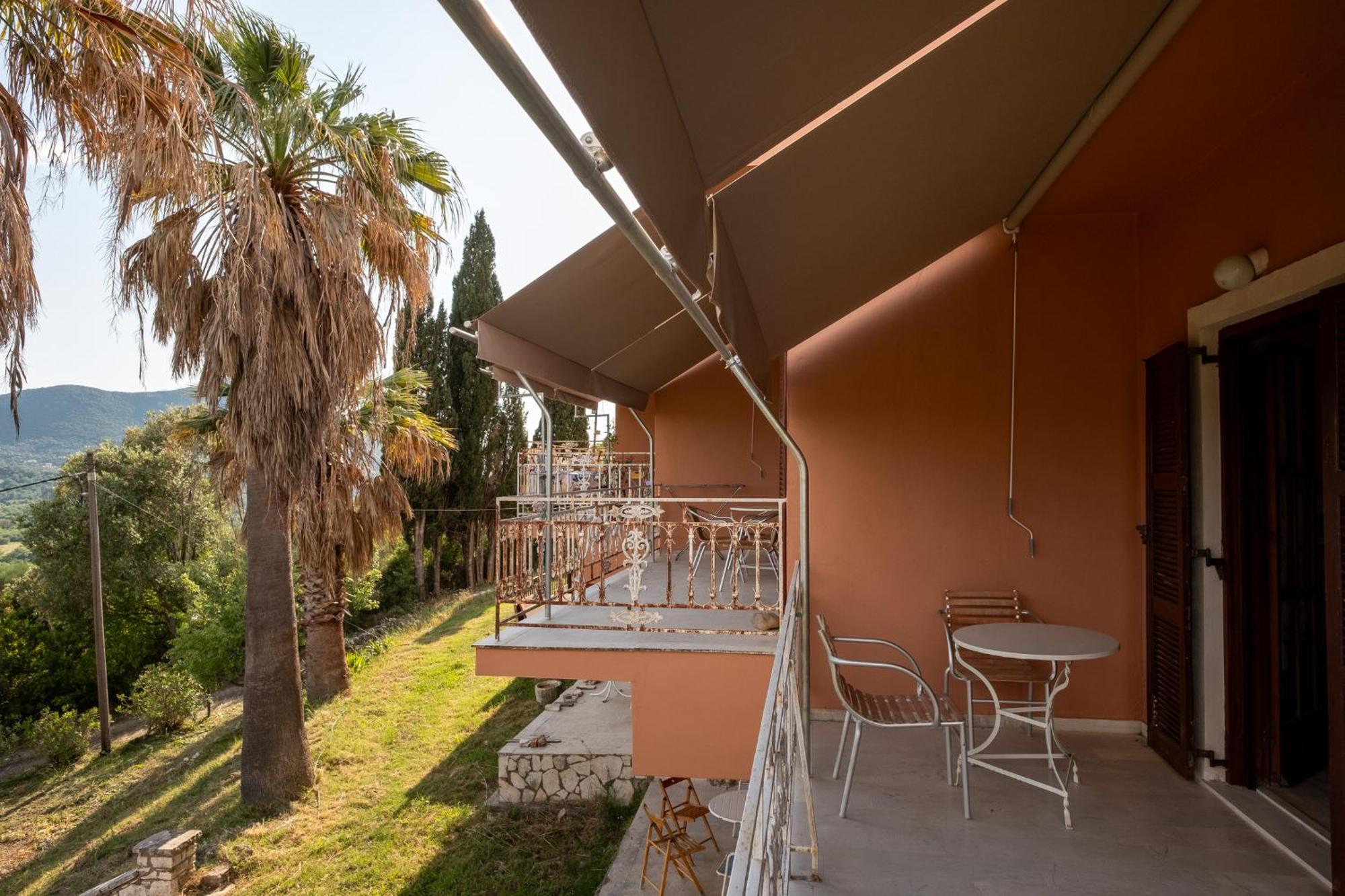 Апартаменты Kokkini Peach House Kokkinion Экстерьер фото
